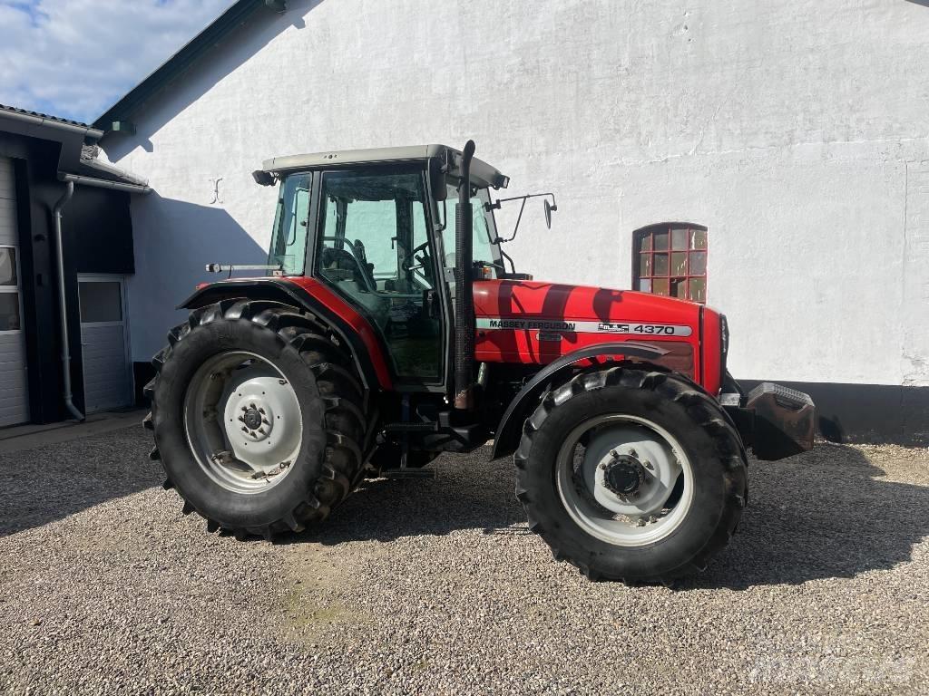 Massey Ferguson 4370 Traktory