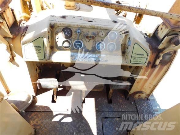 CAT 941B Pásové nakladače