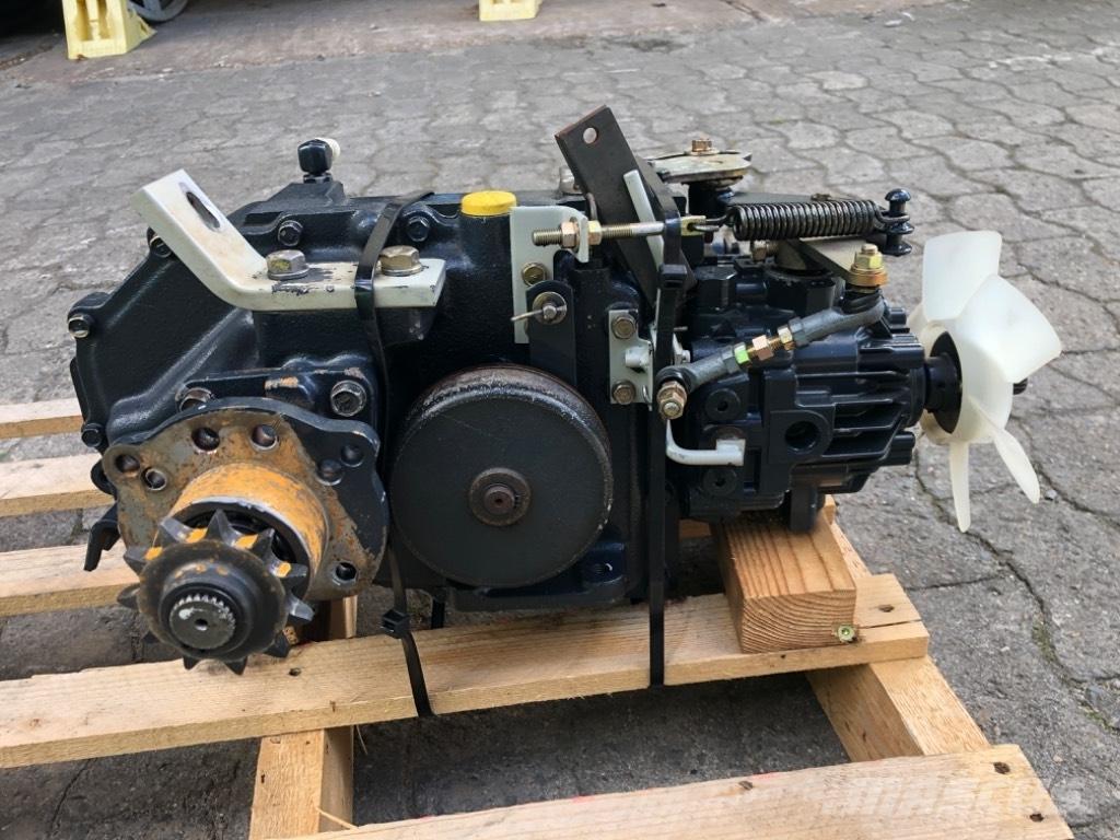 Iseki SXG 19 Sekačky se stojící obsluhou