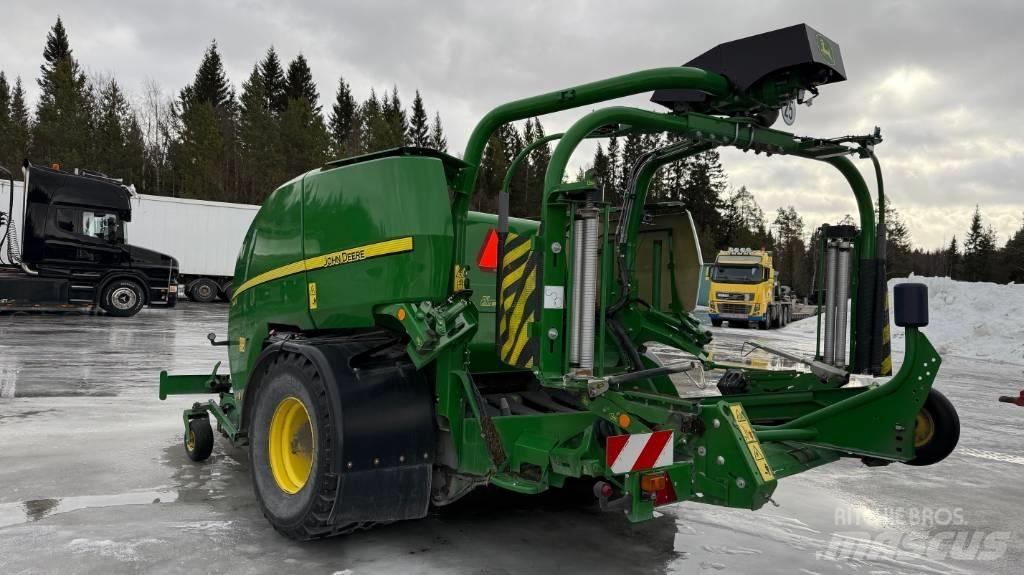 John Deere C 441 R Lis na válcové balíky