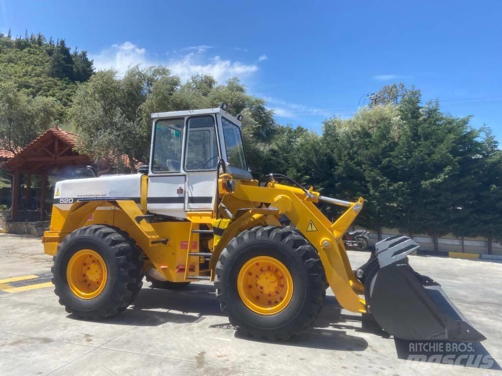 International 520A Kolové nakladače
