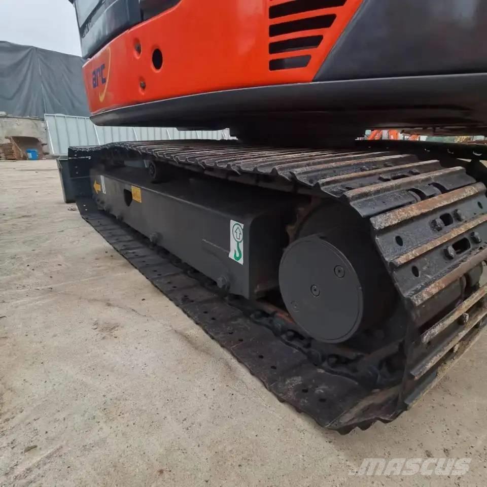 Hitachi ZX60U Mini rýpadla < 7t