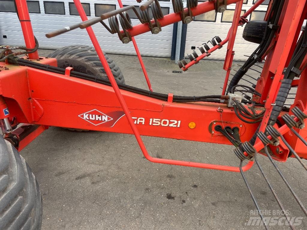 Kuhn GA 15021 Obraceče a shrabovače sena