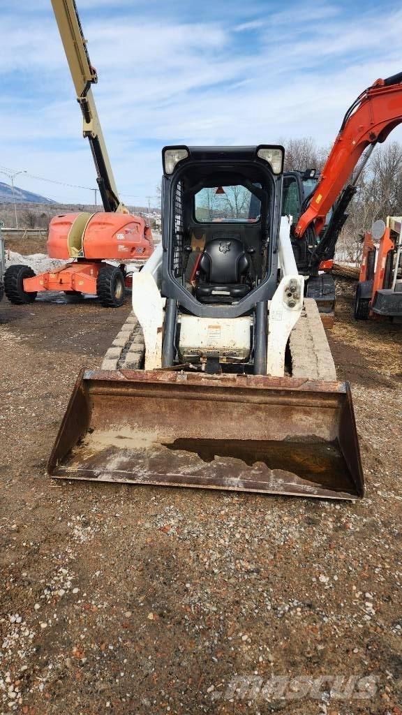 Bobcat T 630 Smykem řízené nakladače