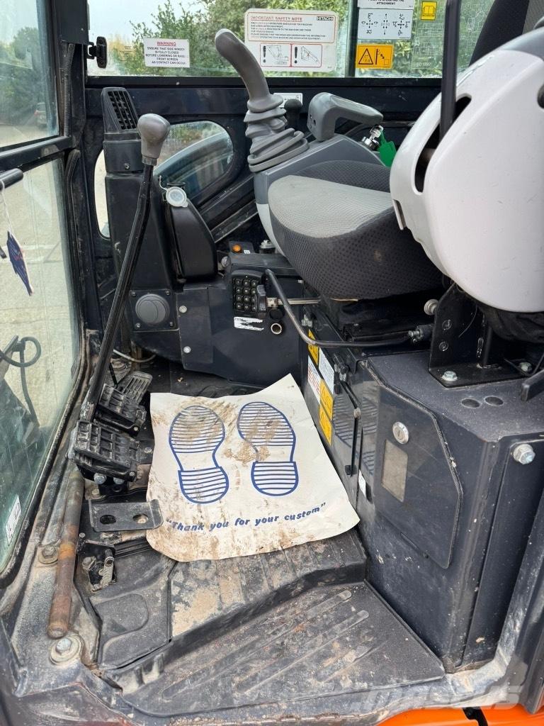 Hitachi zx26 Mini rýpadla < 7t