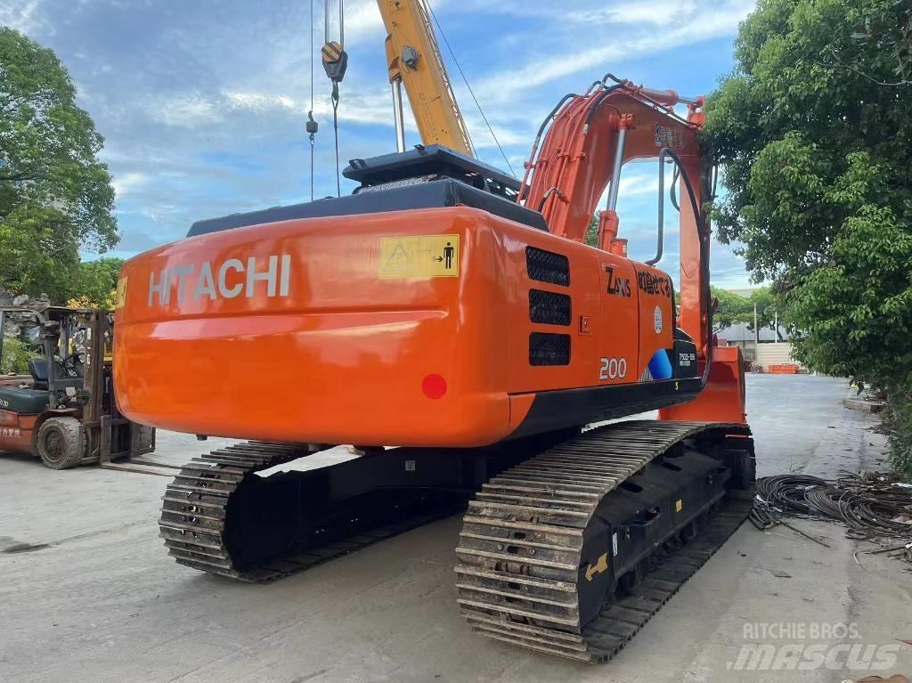 Hitachi ZX 200 Pásová rýpadla