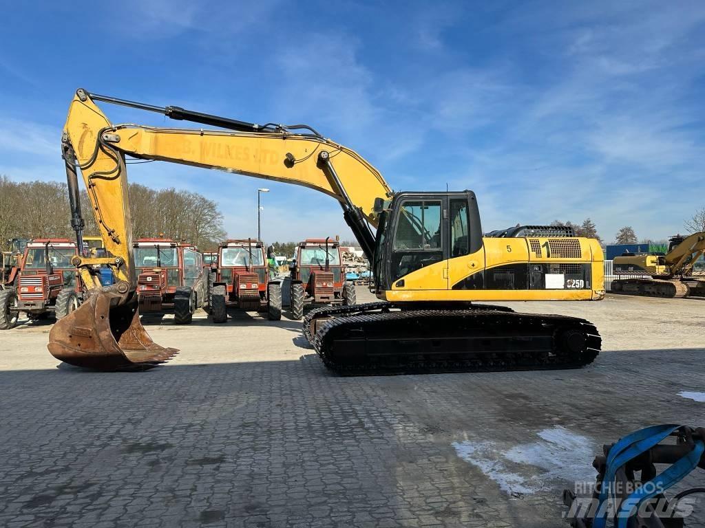 CAT 325DL Pásová rýpadla