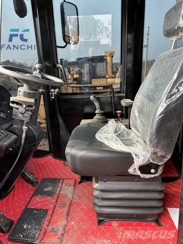 CAT 996 H Kolové nakladače