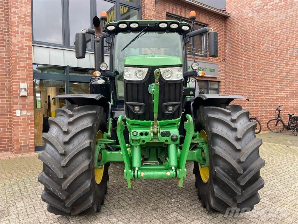 John Deere 6175R Traktory
