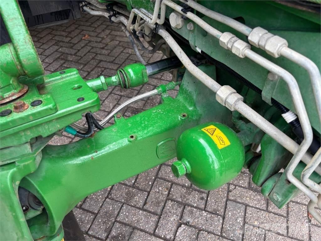 John Deere 6175R Traktory