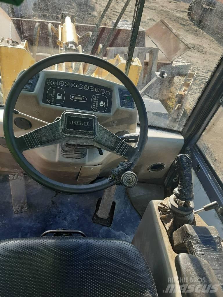 Komatsu WA95-3 Kolové nakladače
