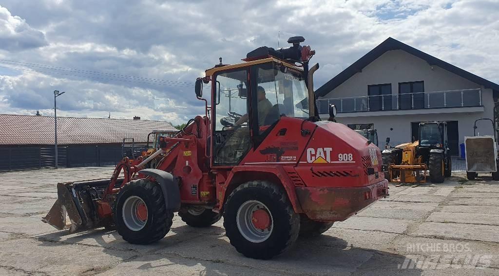 CAT 908 Kolové nakladače