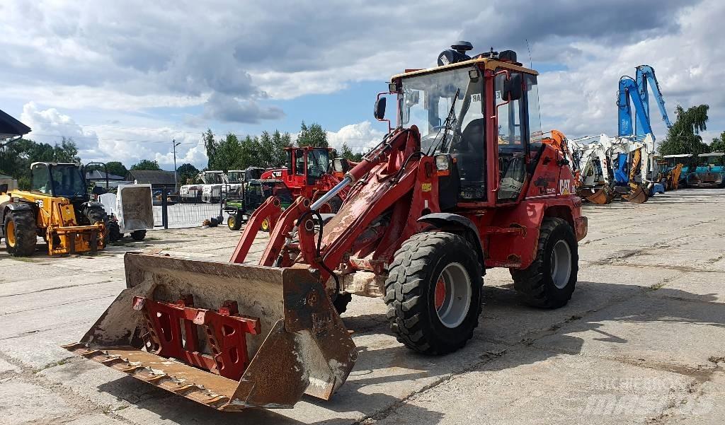 CAT 908 Kolové nakladače