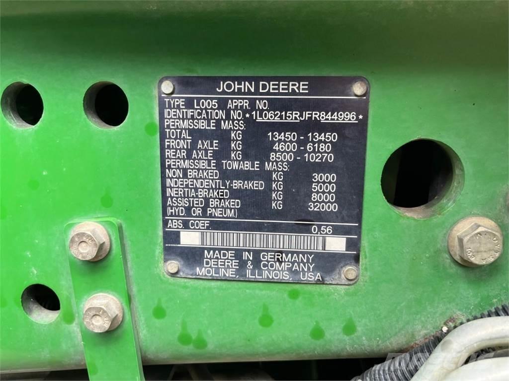 John Deere 6215R Traktory