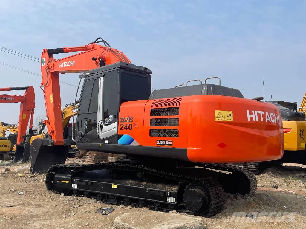 Hitachi ZX 240 Pásová rýpadla