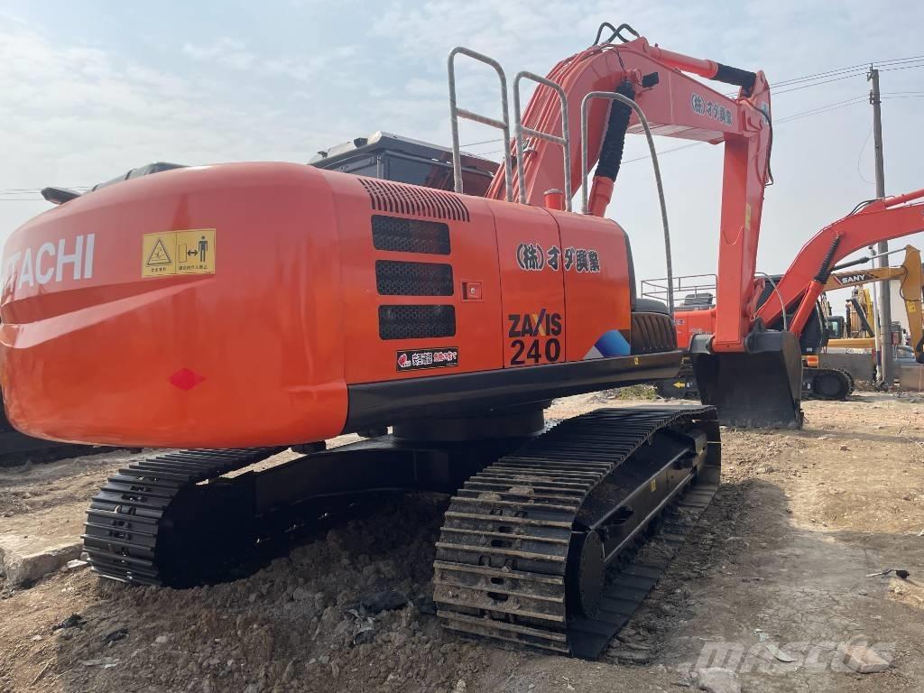 Hitachi ZX 240 Pásová rýpadla
