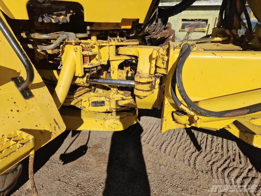 CAT 725 Kloubové dempry