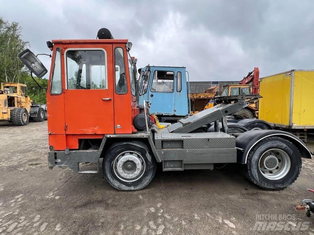 Bollnäs BT25T Terminálový tahač