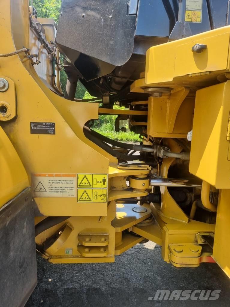 CAT 966 H Kolové nakladače