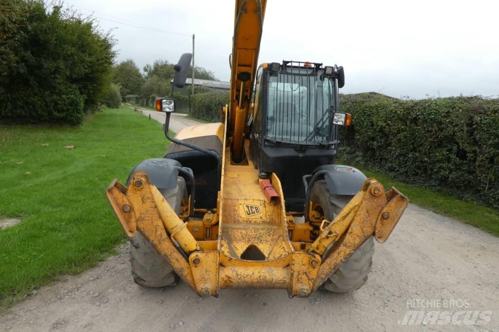 JCB 533-105 Teleskopické manipulátory