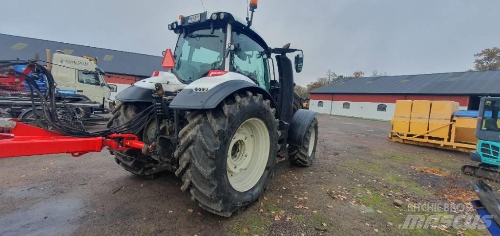 Valtra T 234 Versu Traktory