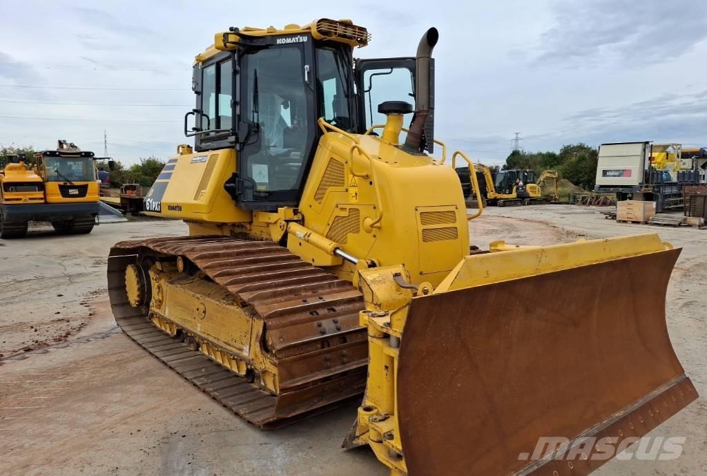 Komatsu D61PXI-24E0 Pásové dozery