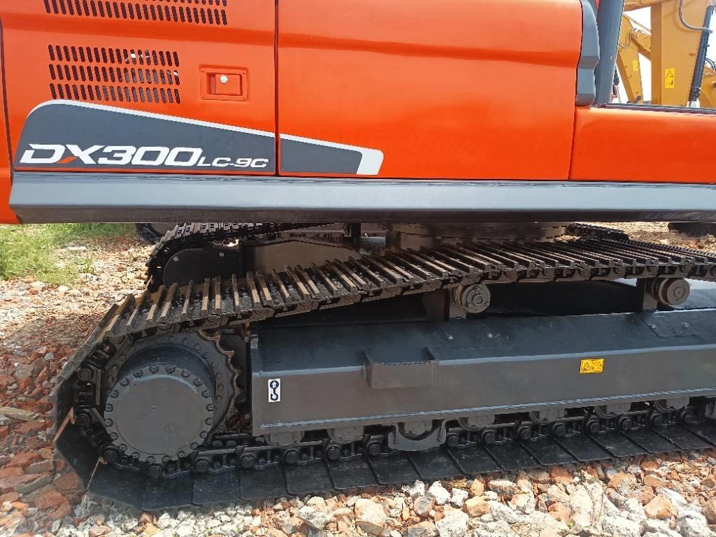 Doosan DX300LC Pásová rýpadla