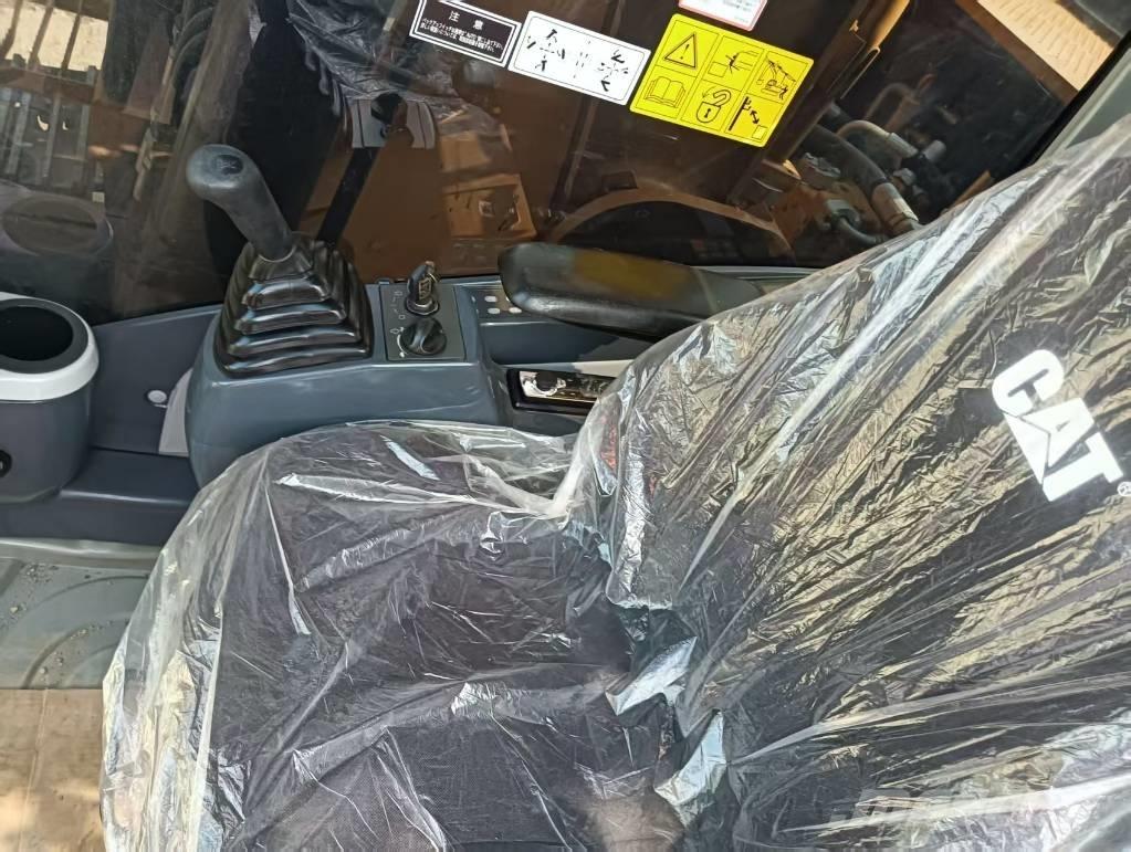 CAT 330 D2L Pásová rýpadla
