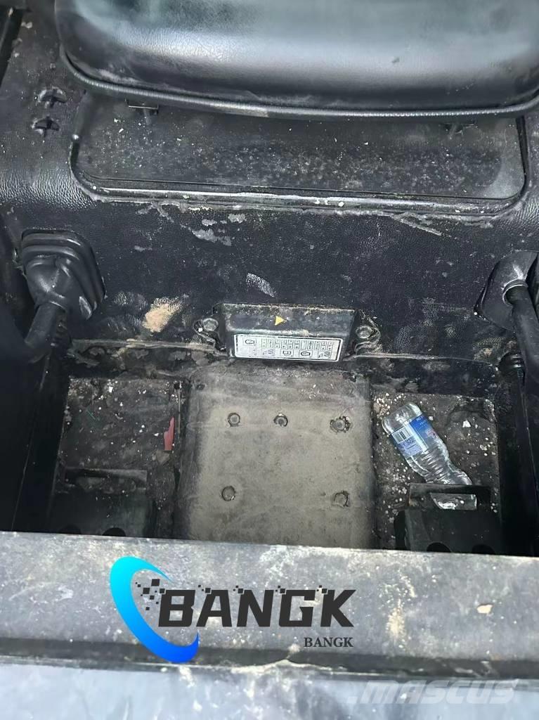  EARTHFORCE S300 Víceúčelové nakladače