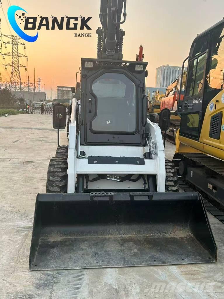  EARTHFORCE S300 Víceúčelové nakladače