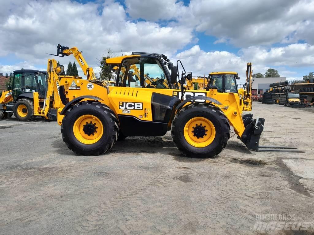 JCB 560-80 WM Teleskopické kolové nakladače