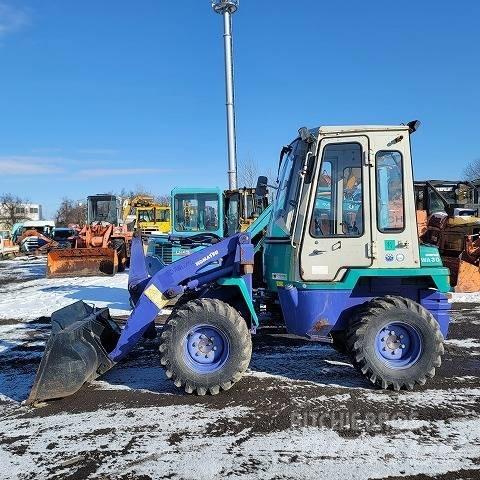 Komatsu WA30-5E0 Kolové nakladače