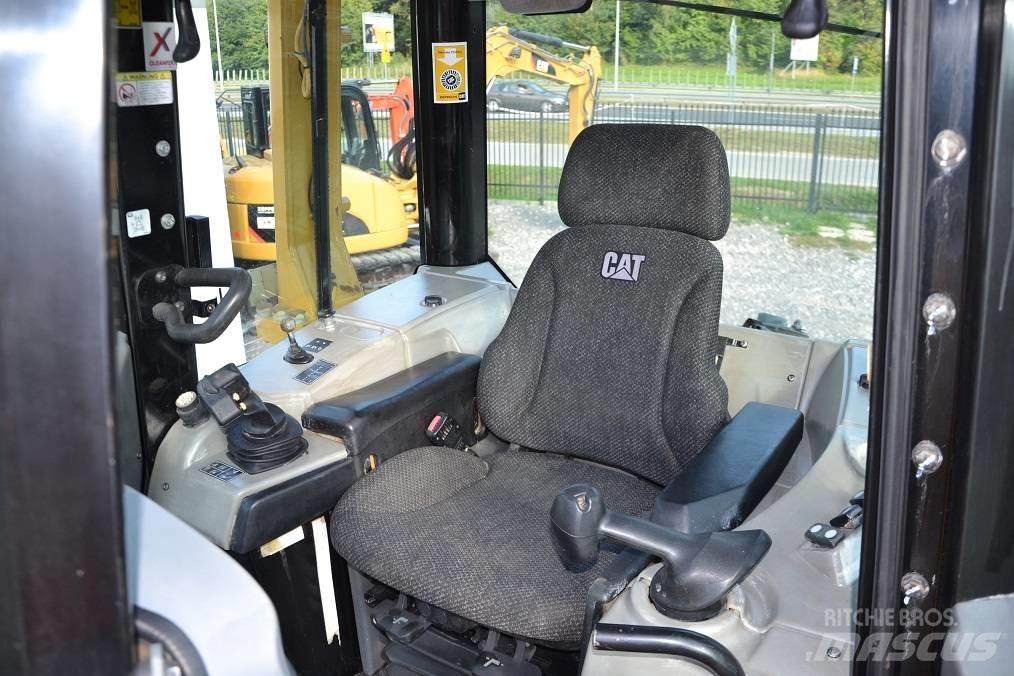 CAT D 6 N LGP Pásové dozery