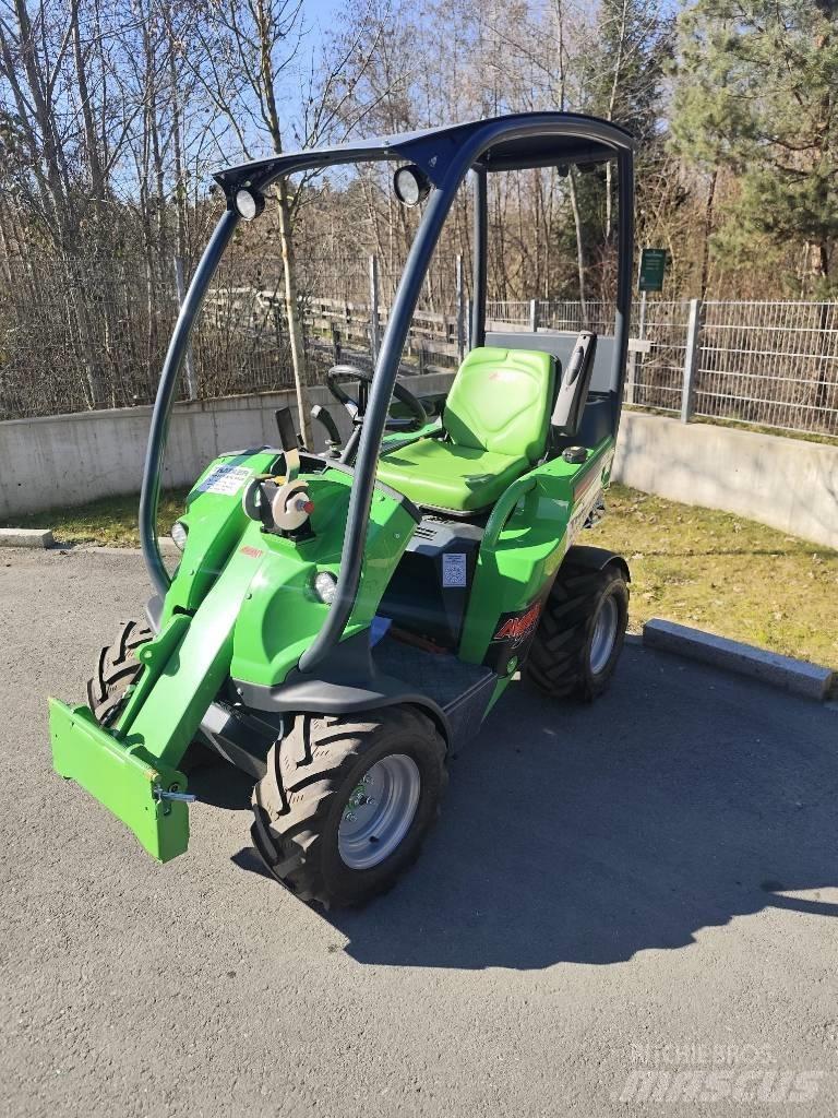 Avant 220 Víceúčelové nakladače