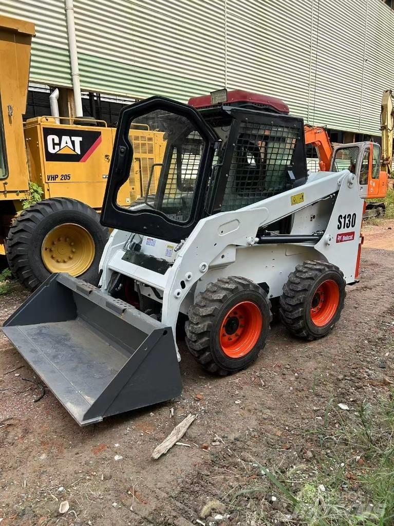 Bobcat S 130 Smykem řízené nakladače