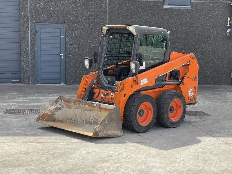 Bobcat S 450 Kolové nakladače