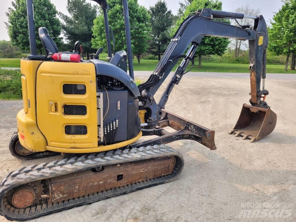 DEERE 35G Mini rýpadla < 7t