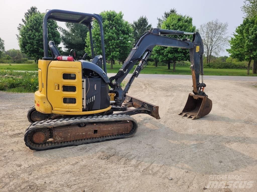 DEERE 35G Mini rýpadla < 7t