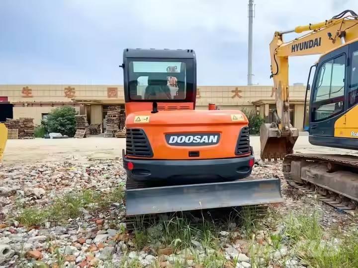 Doosan DX 60 Pásová rýpadla