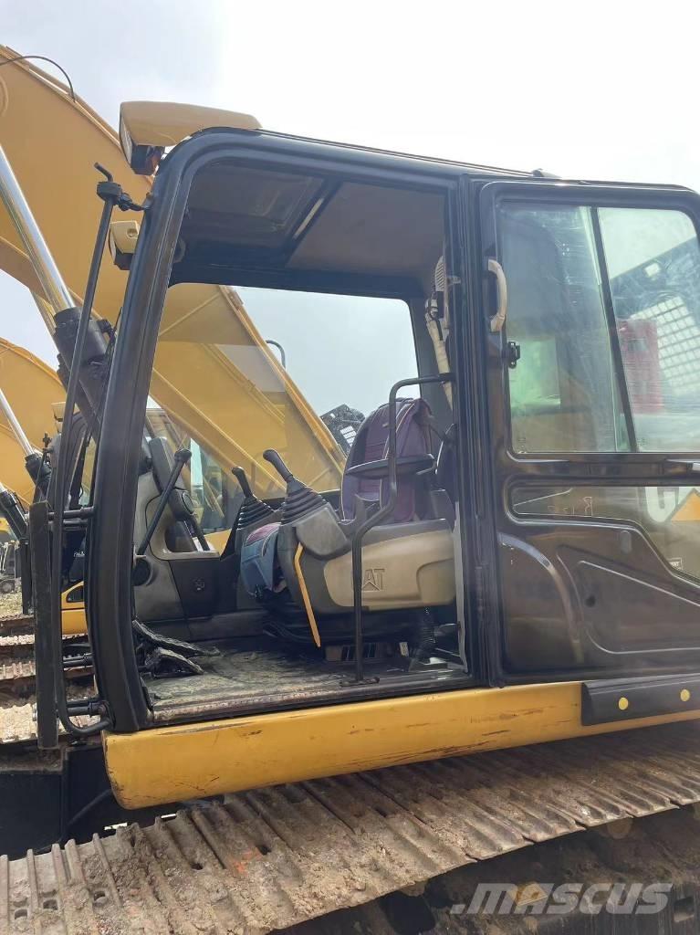 CAT 320d Pásová rýpadla