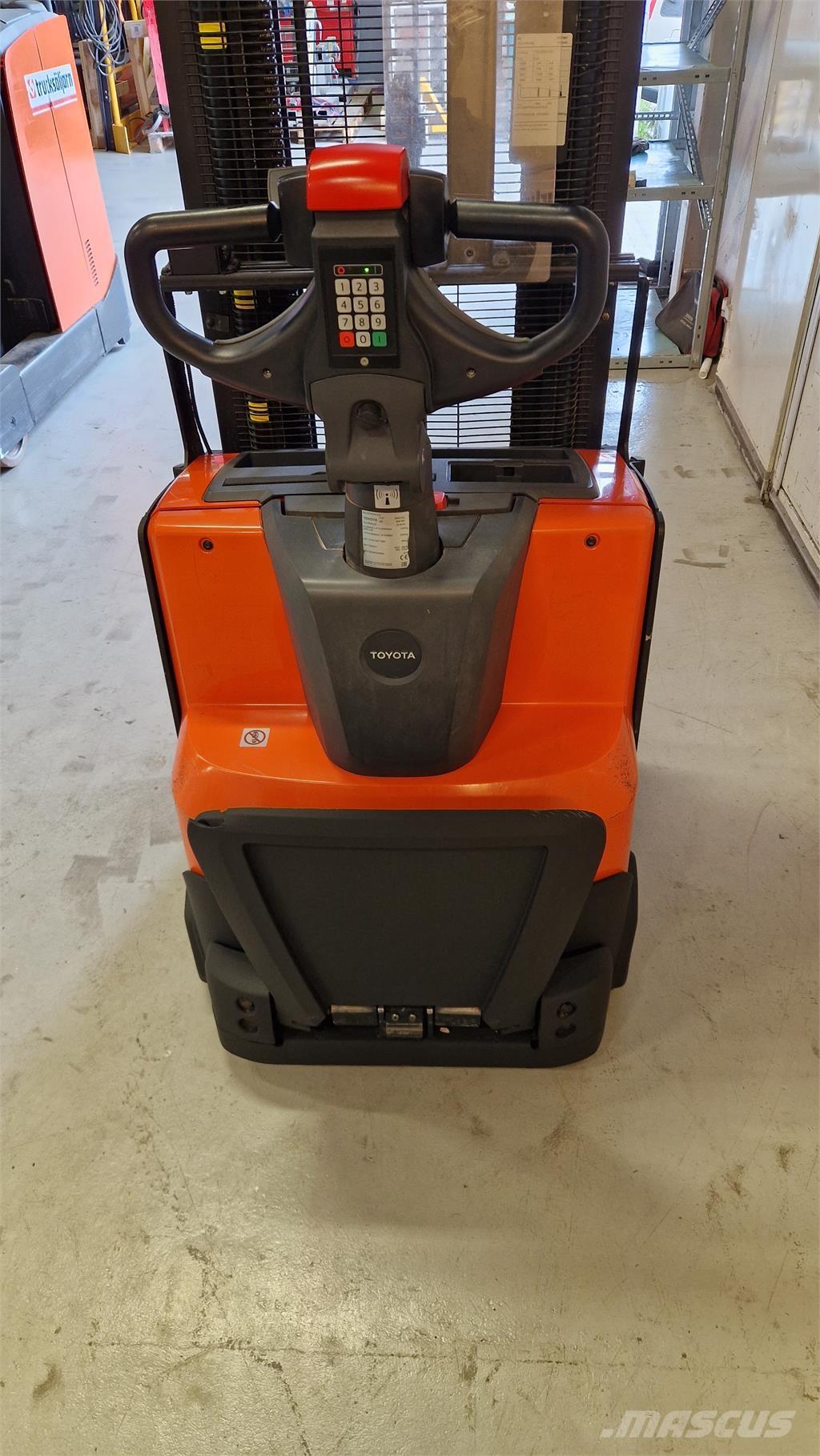 Toyota SWE140L Samohybné vozíky