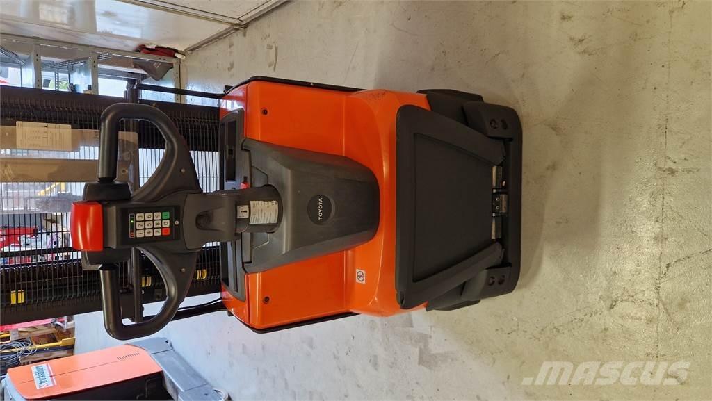 Toyota SWE140L Samohybné vozíky