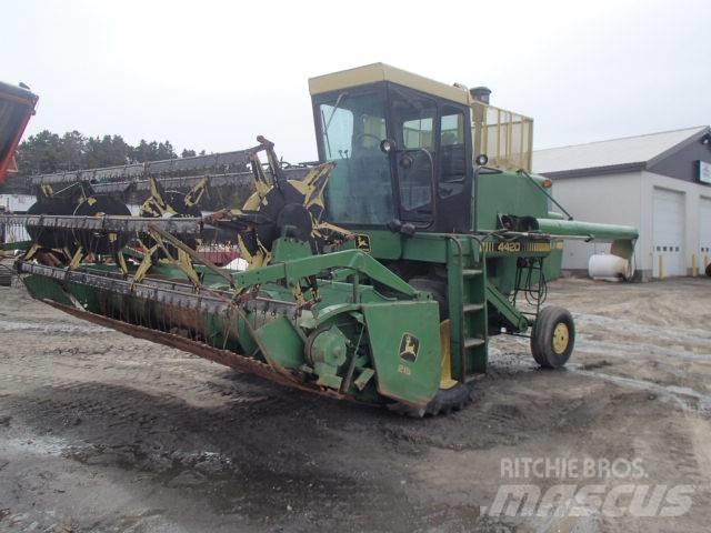 John Deere 4420 Sklízecí mlátičky