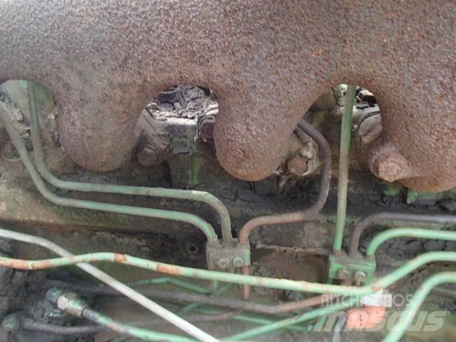 John Deere 4420 Sklízecí mlátičky