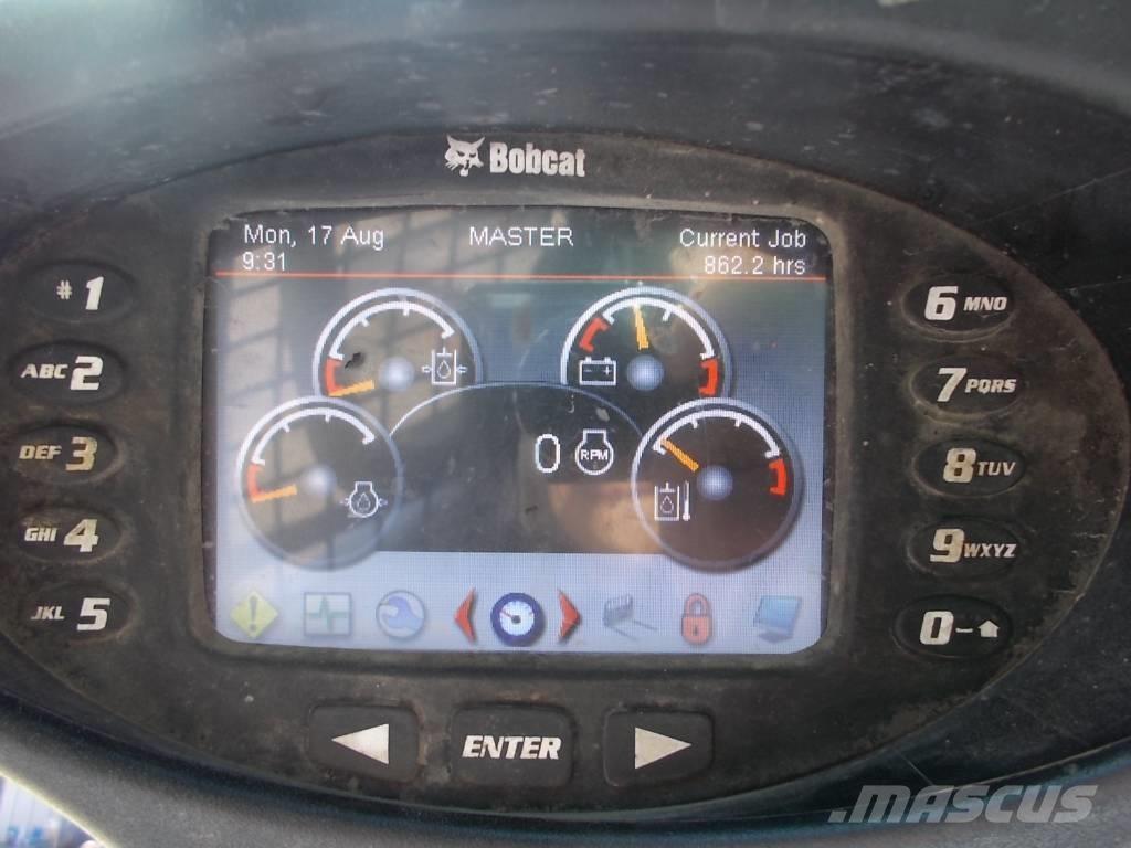Bobcat T450 Smykem řízené nakladače