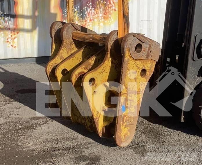 CAT Attache rapide Kolové nakladače