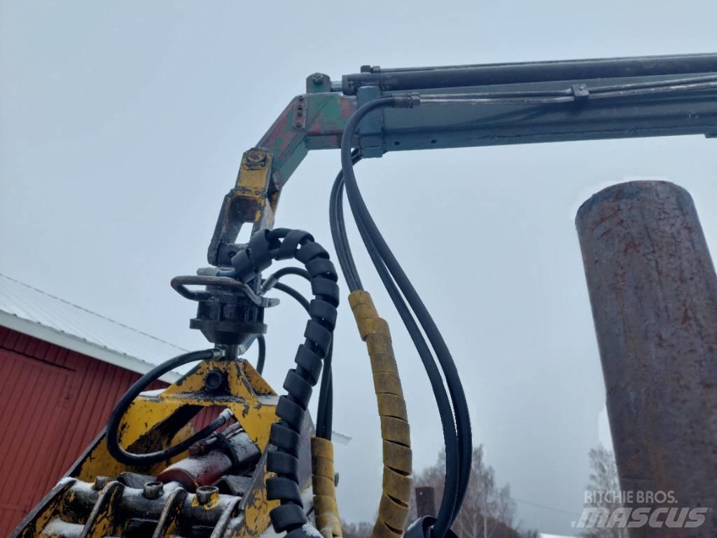 Kronos 2400 Jeřáby a nakladače