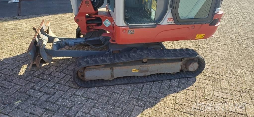 Takeuchi TB 225 Mini rýpadla < 7t