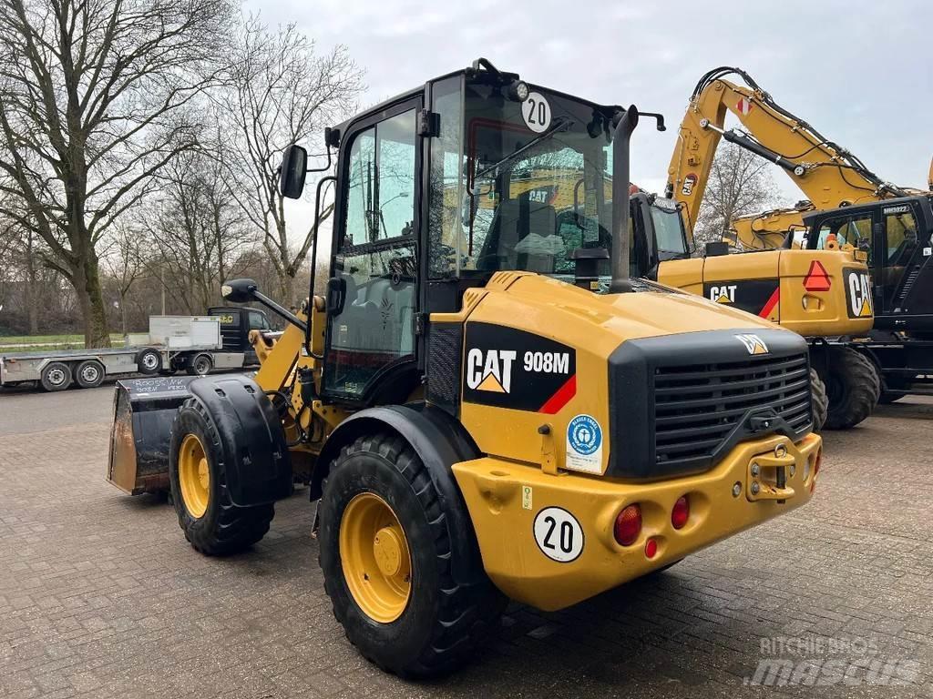 CAT 908M Kolové nakladače
