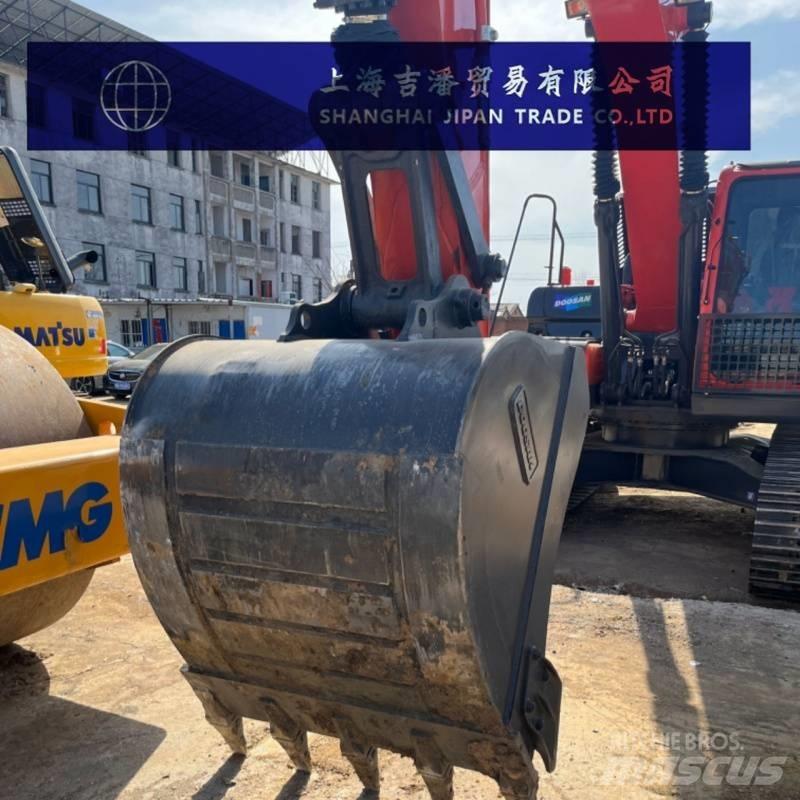 Doosan DX 225 Pásová rýpadla